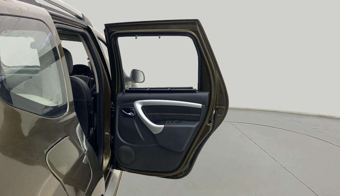2014 Renault Duster 110 PS RXZ 4X4 MT DIESEL, Diesel, Manual, 1,02,282 km, RHS Rear Door