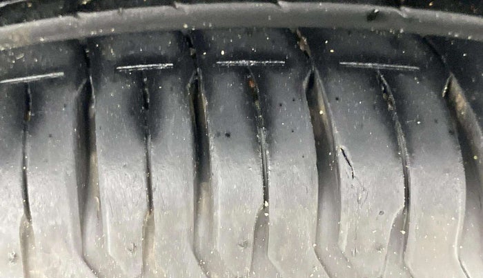 2023 Maruti Swift ZXI AMT, Petrol, Automatic, 15,431 km, Right Rear Tyre Tread