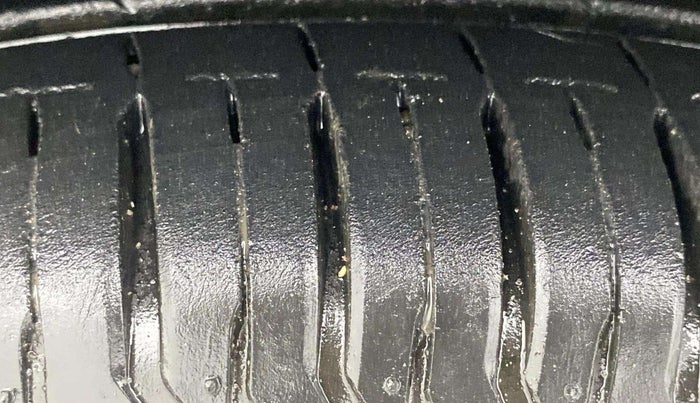 2023 Maruti Swift ZXI AMT, Petrol, Automatic, 15,431 km, Left Front Tyre Tread