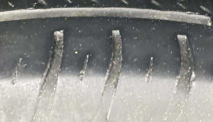 2021 Maruti Swift VXI AMT, Petrol, Automatic, 72,337 km, Left Rear Tyre Tread