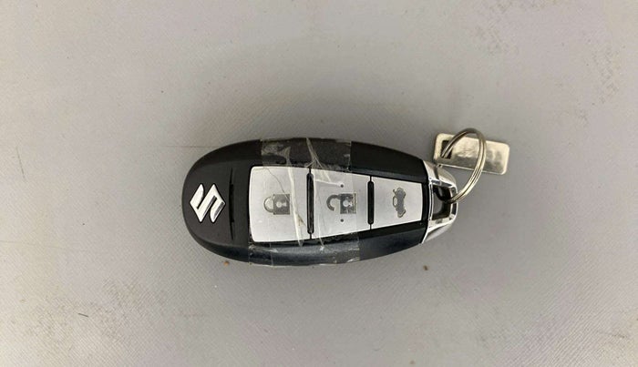 2019 Maruti Ciaz ALPHA  AT 1.5 SHVS PETROL, Petrol, Automatic, 37,052 km, Key Close Up