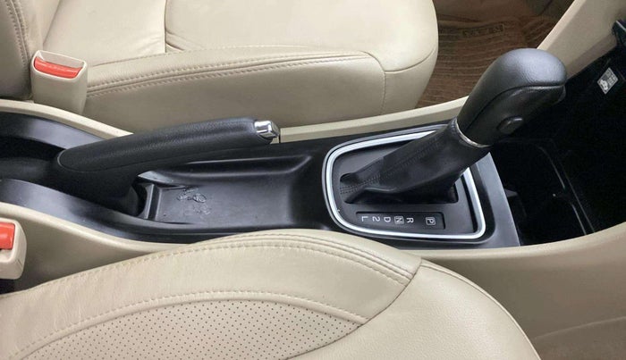 2019 Maruti Ciaz ALPHA  AT 1.5 SHVS PETROL, Petrol, Automatic, 37,052 km, Gear Lever