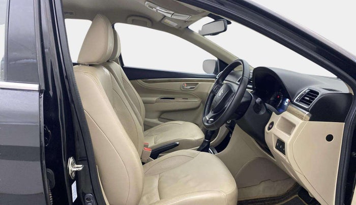 2019 Maruti Ciaz ALPHA  AT 1.5 SHVS PETROL, Petrol, Automatic, 37,052 km, Right Side Front Door Cabin