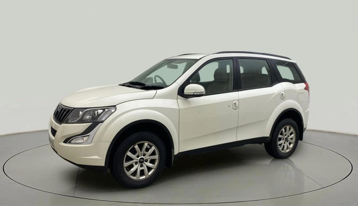 2016 Mahindra XUV500 W8, Diesel, Manual, 59,437 km, Left Front Diagonal