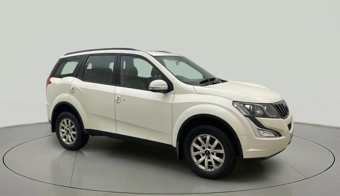 2016 Mahindra XUV500 W8, Diesel, Manual, 59,437 km, Right Front Diagonal