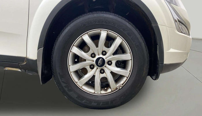 2016 Mahindra XUV500 W8, Diesel, Manual, 59,437 km, Right Front Wheel