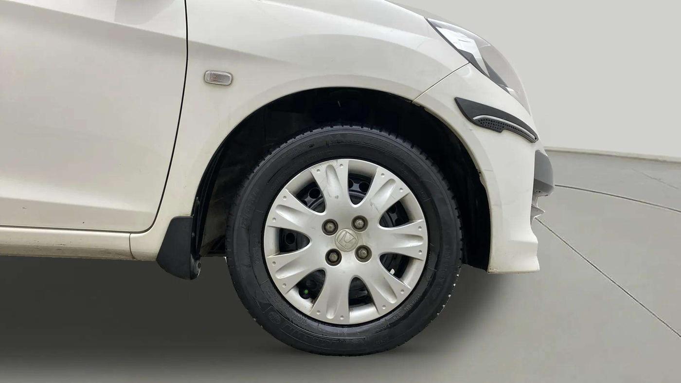 2014 Honda Brio S MT, Petrol, Manual, 51,105 km, Right Front Wheel