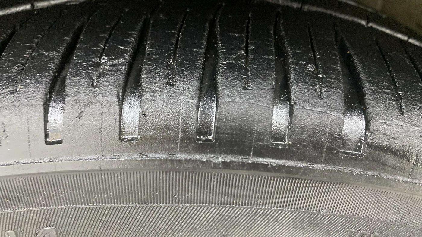 2014 Honda Brio S MT, Petrol, Manual, 51,105 km, Left Front Tyre Tread