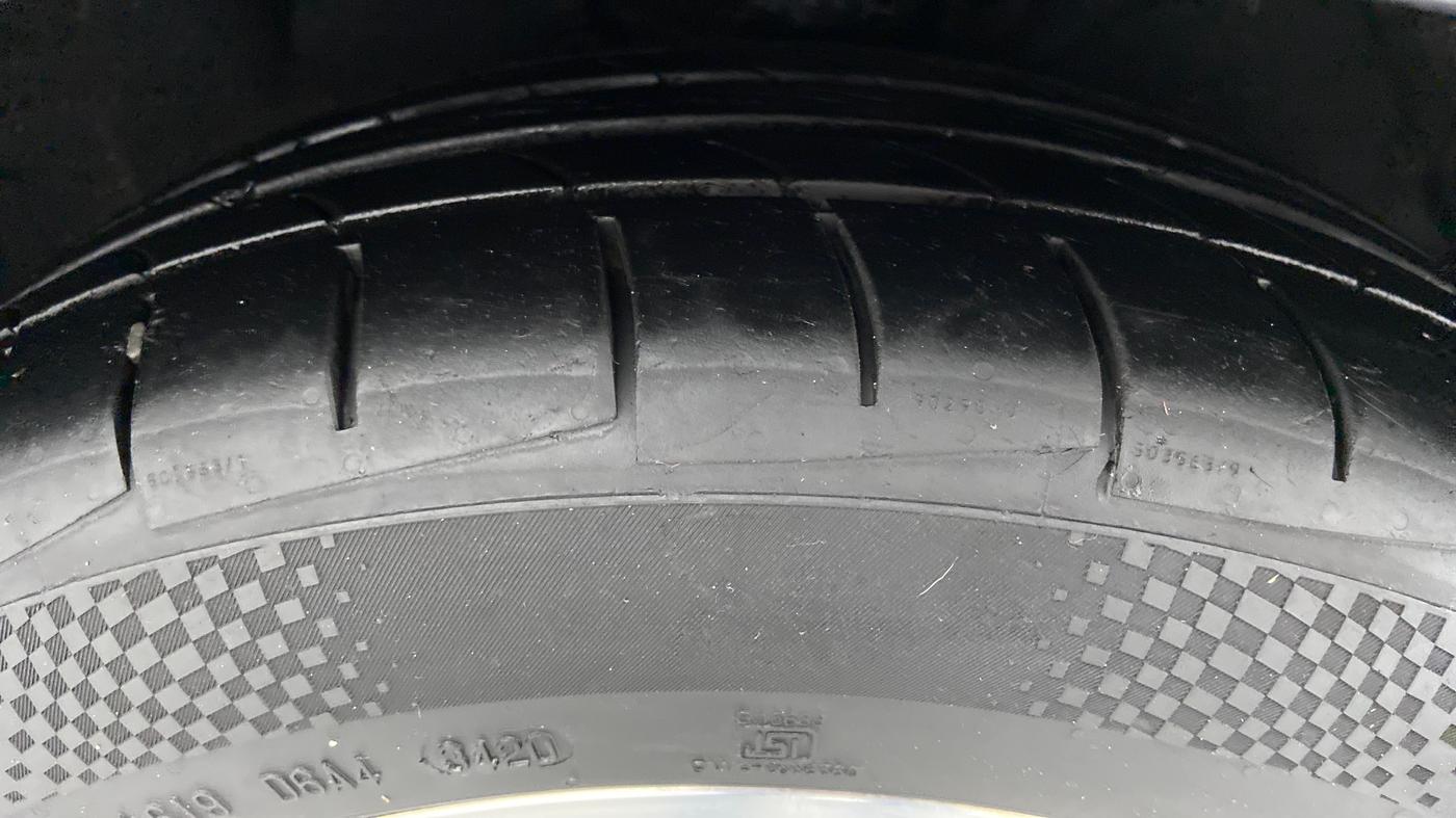 2015 Hyundai Verna FLUIDIC 1.6 CRDI S (o), Diesel, Manual, 63,476 km, Right Front Tyre Tread