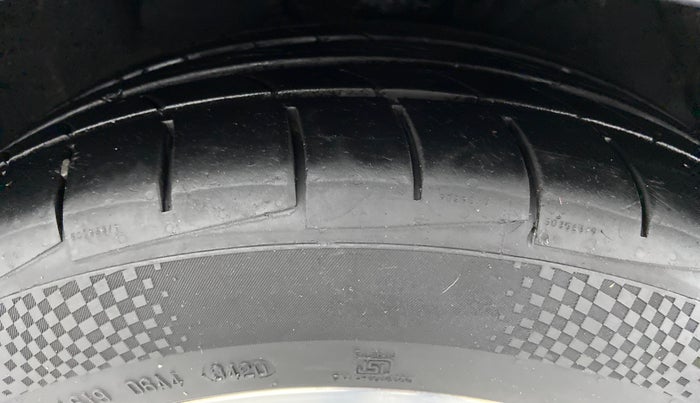 2015 Hyundai Verna FLUIDIC 1.6 CRDI S (o), Diesel, Manual, 63,476 km, Right Front Tyre Tread