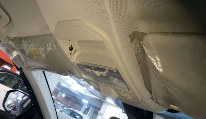 2019 Tata Harrier XZ 2.0L DARK EDITION, Diesel, Manual, 91,598 km, Ceiling - Sun Glass Holder not working