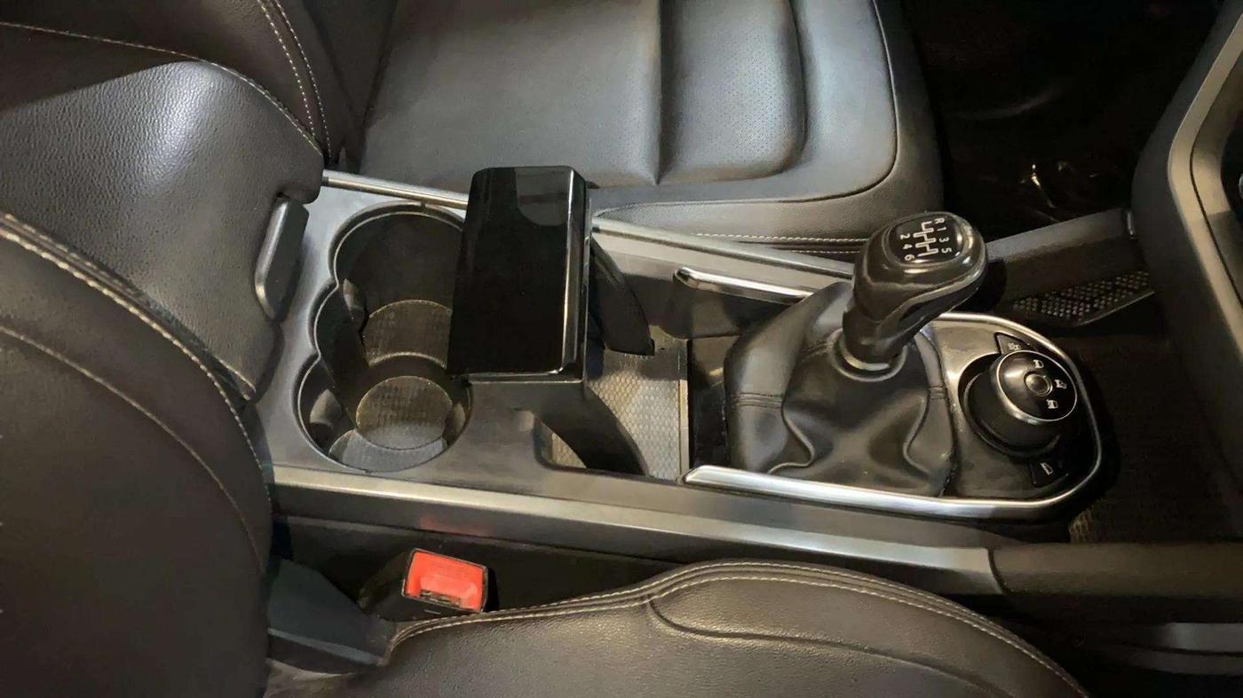 2019 Tata Harrier XZ 2.0L DARK EDITION, Diesel, Manual, 91,731 km, Gear Lever
