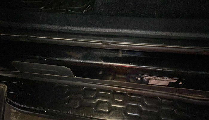 2019 Tata Harrier XZ 2.0L DARK EDITION, Diesel, Manual, 91,598 km, Left running board - Minor scratches