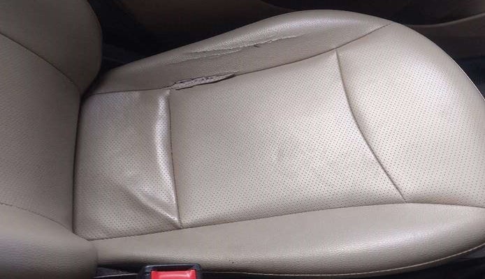 2018 Hyundai Eon ERA +, Petrol, Manual, 99,804 km, Front left seat (passenger seat) - Seat cover minor torn