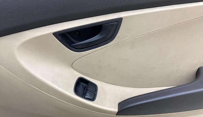 2018 Hyundai Eon ERA +, Petrol, Manual, 99,804 km, Driver Side Door Panels Control