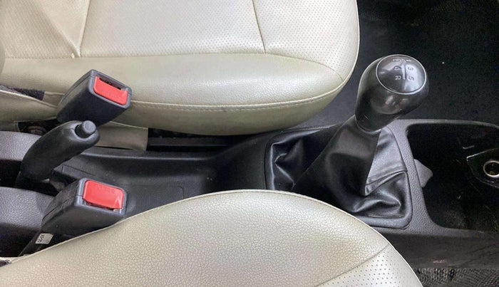 2018 Hyundai Eon ERA +, Petrol, Manual, 99,804 km, Gear Lever