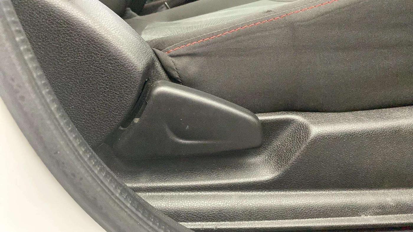 2021 Renault Kwid RXT 1.0 AMT (O), Petrol, Automatic, 19,579 km, Driver Side Adjustment Panel