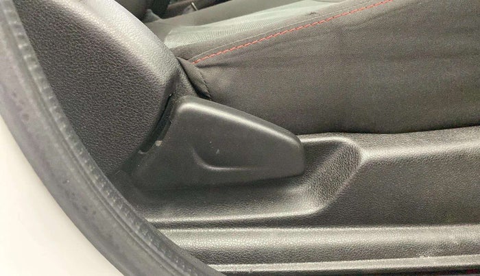 2021 Renault Kwid RXT 1.0 AMT (O), Petrol, Automatic, 19,579 km, Driver Side Adjustment Panel