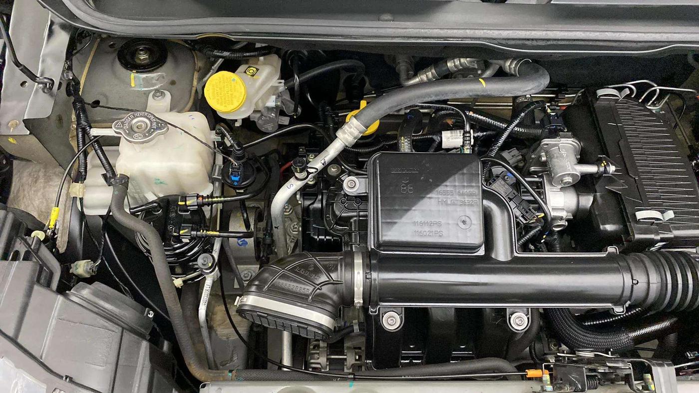 2024 Renault TRIBER RXT, Petrol, Manual, 18,175 km, Engine View - Right