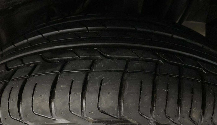 2024 Tata NEXON Pure S 1.2 Revotron 6AMT, Petrol, Automatic, 5,205 km, Left Rear Tyre Tread