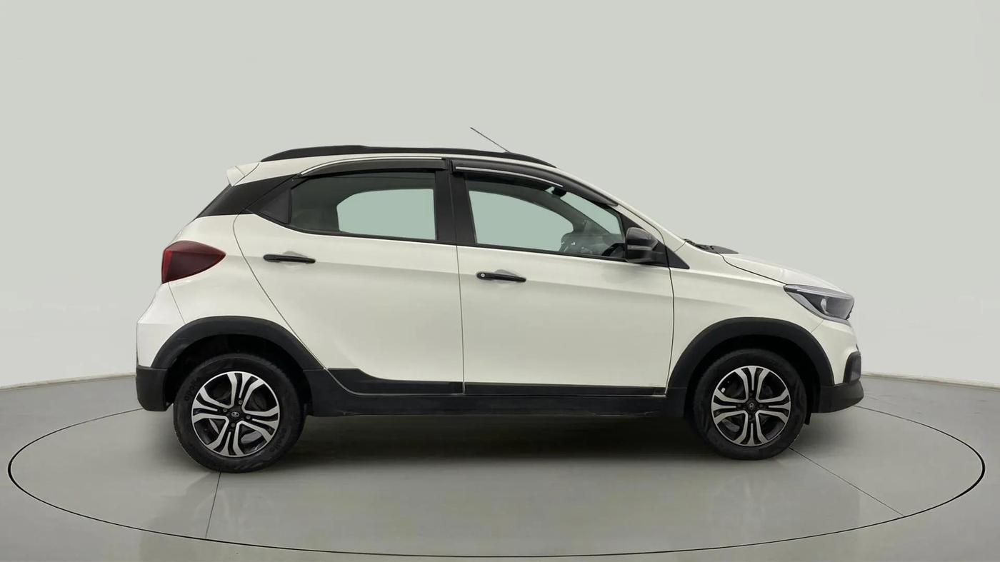 2024 Tata TIAGO NRG  NRG XZA CNG, CNG, Automatic, 19,611 km, Right Side View