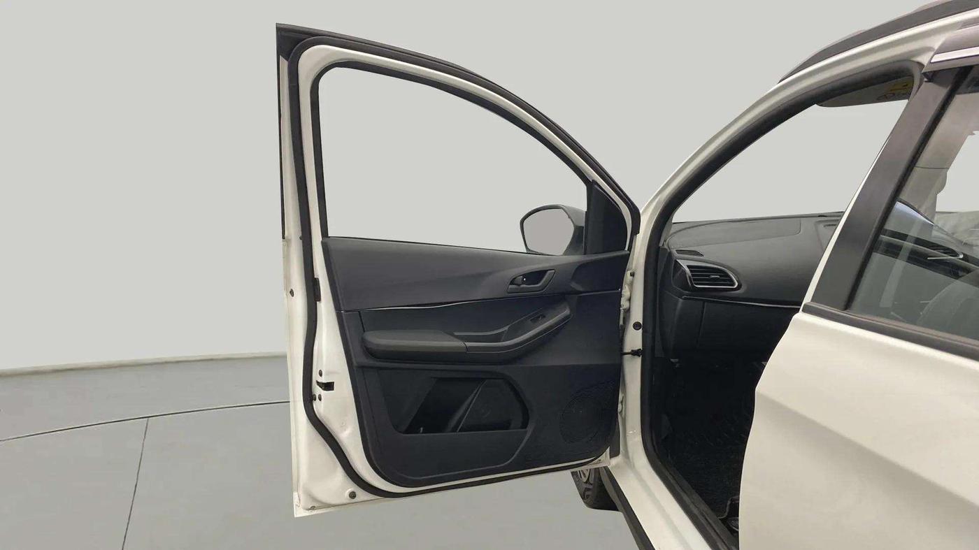 2024 Tata TIAGO NRG  NRG XZA CNG, CNG, Automatic, 19,611 km, LHS Front Door