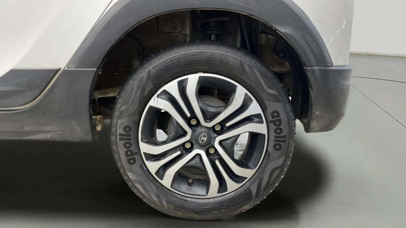 2024 Tata TIAGO NRG  NRG XZA CNG, CNG, Automatic, 19,611 km, Left Rear Wheel