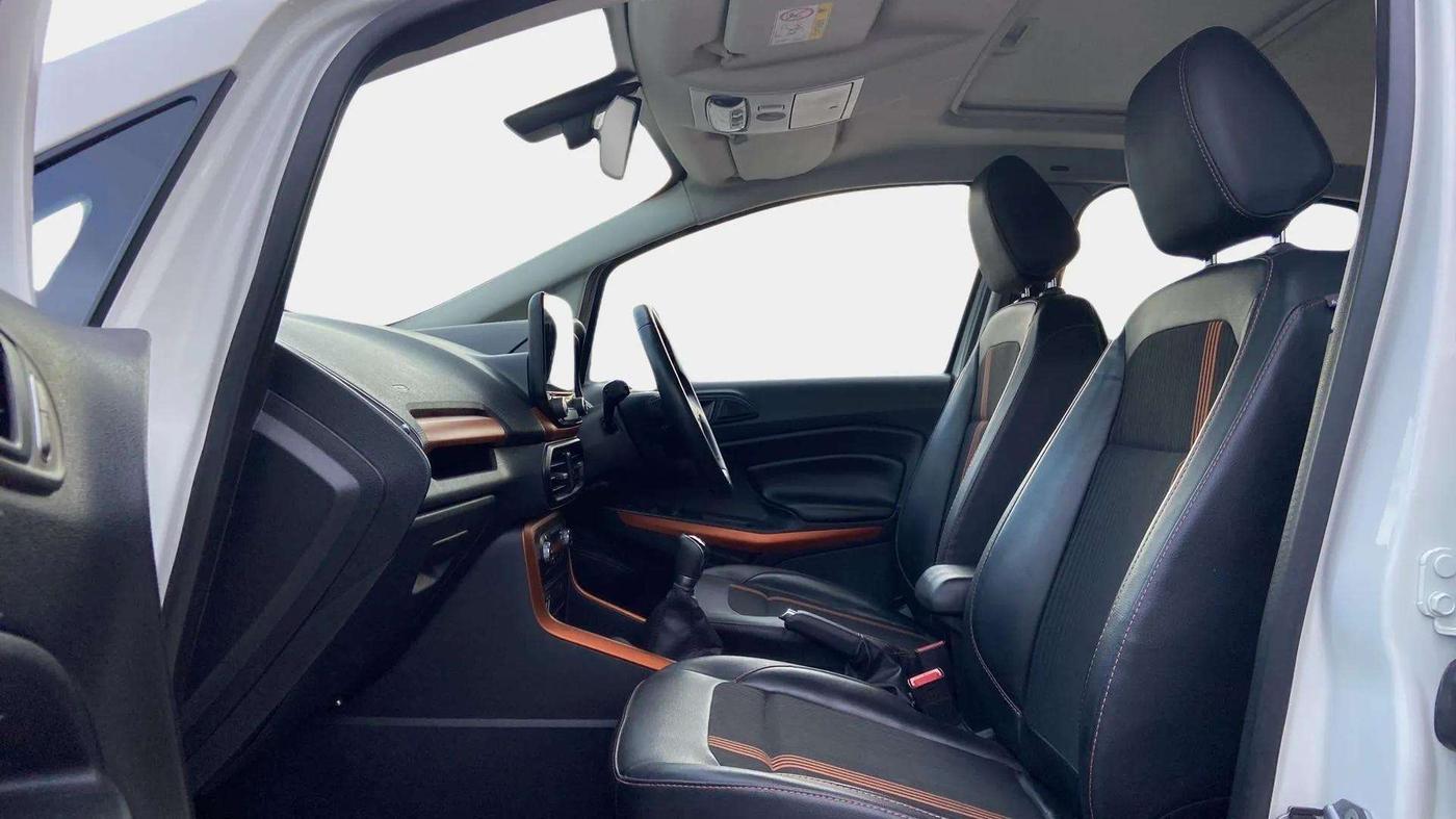 2018 Ford Ecosport TITANIUM 1.5L SPORTS(SUNROOF) DIESEL, Diesel, Manual, 41,075 km, Right Side Front Door Cabin
