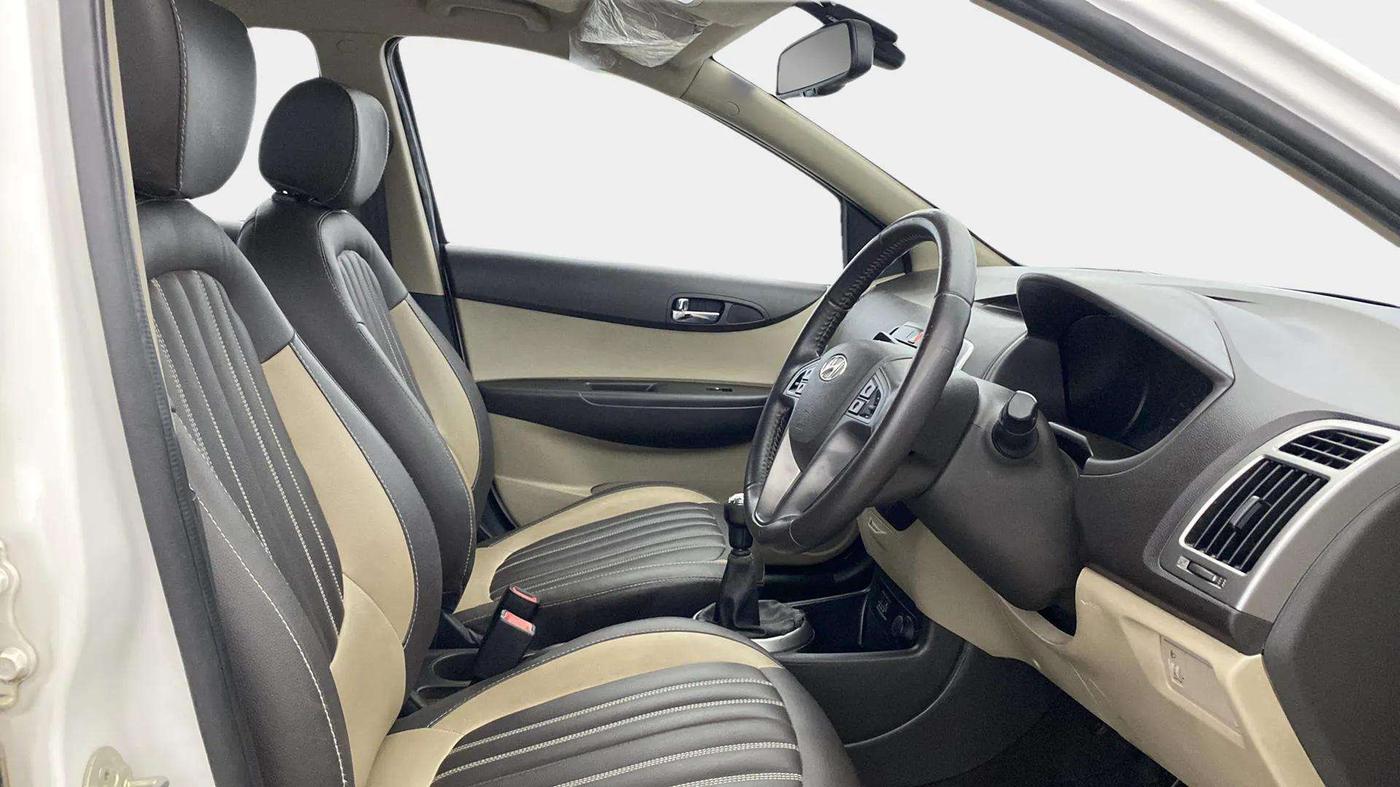 2014 Hyundai i20 ASTA 1.2, Petrol, Manual, 37,768 km, Right Side Front Door Cabin