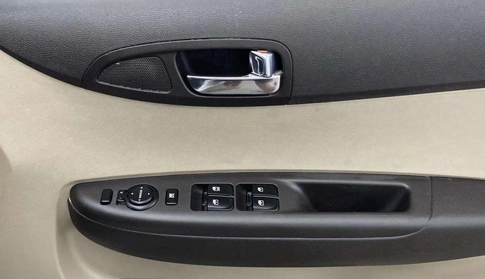 2014 Hyundai i20 ASTA 1.2, Petrol, Manual, 37,524 km, Driver Side Door Panels Control