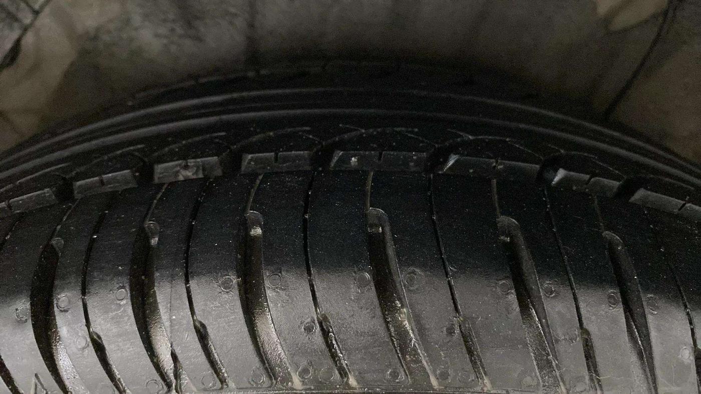 2014 Hyundai i20 ASTA 1.2, Petrol, Manual, 37,768 km, Right Rear Tyre Tread