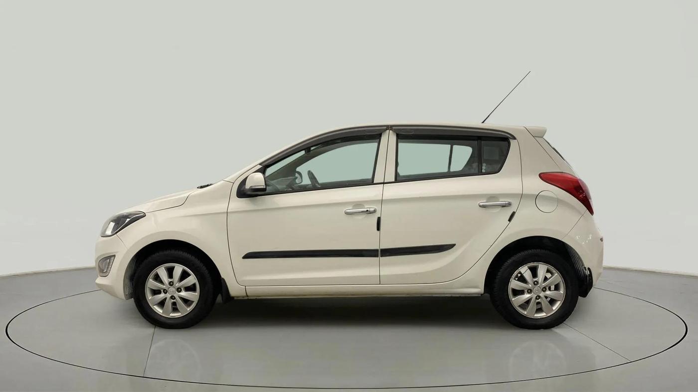 2014 Hyundai i20 ASTA 1.2, Petrol, Manual, 37,768 km, Left Side