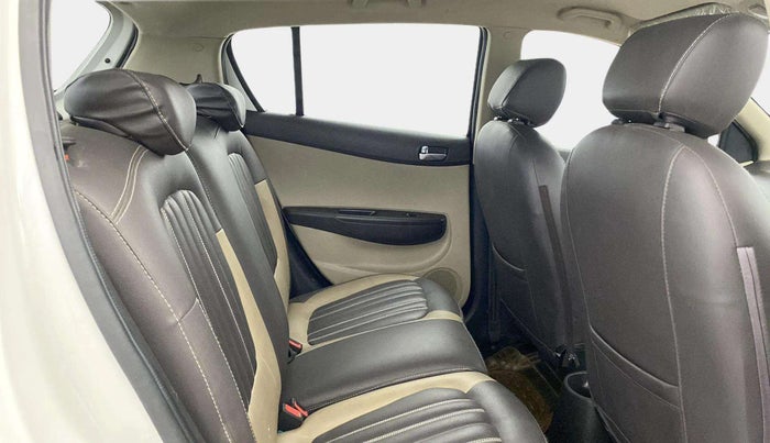 2014 Hyundai i20 ASTA 1.2, Petrol, Manual, 37,524 km, Right Side Rear Door Cabin