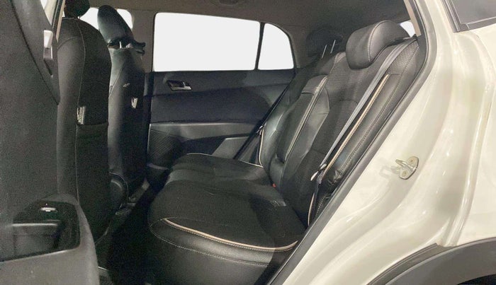 2016 Hyundai Creta SX PLUS 1.6 PETROL, Petrol, Manual, 23,643 km, Right Side Rear Door Cabin