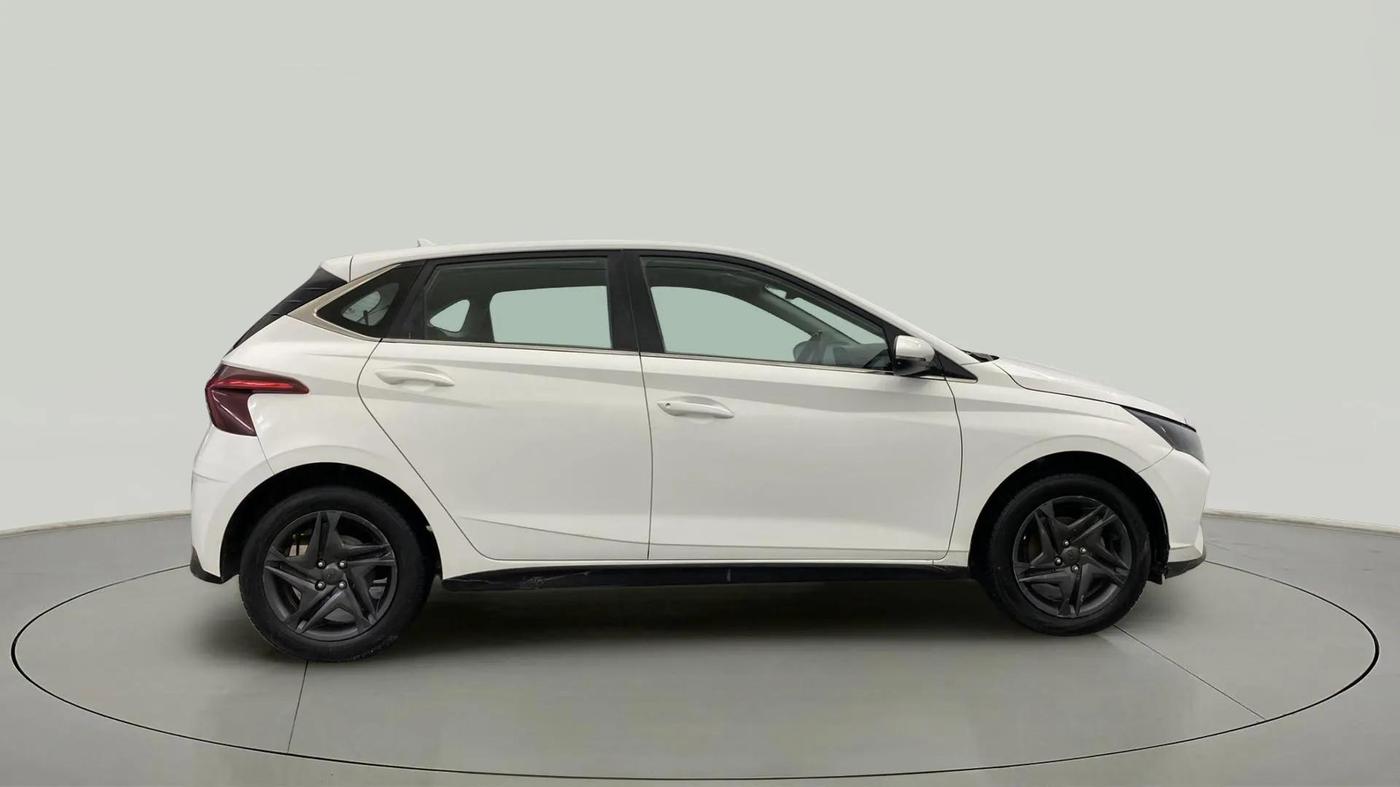 2022 Hyundai NEW I20 SPORTZ 1.2 MT, Petrol, Manual, 33,709 km, Right Side View