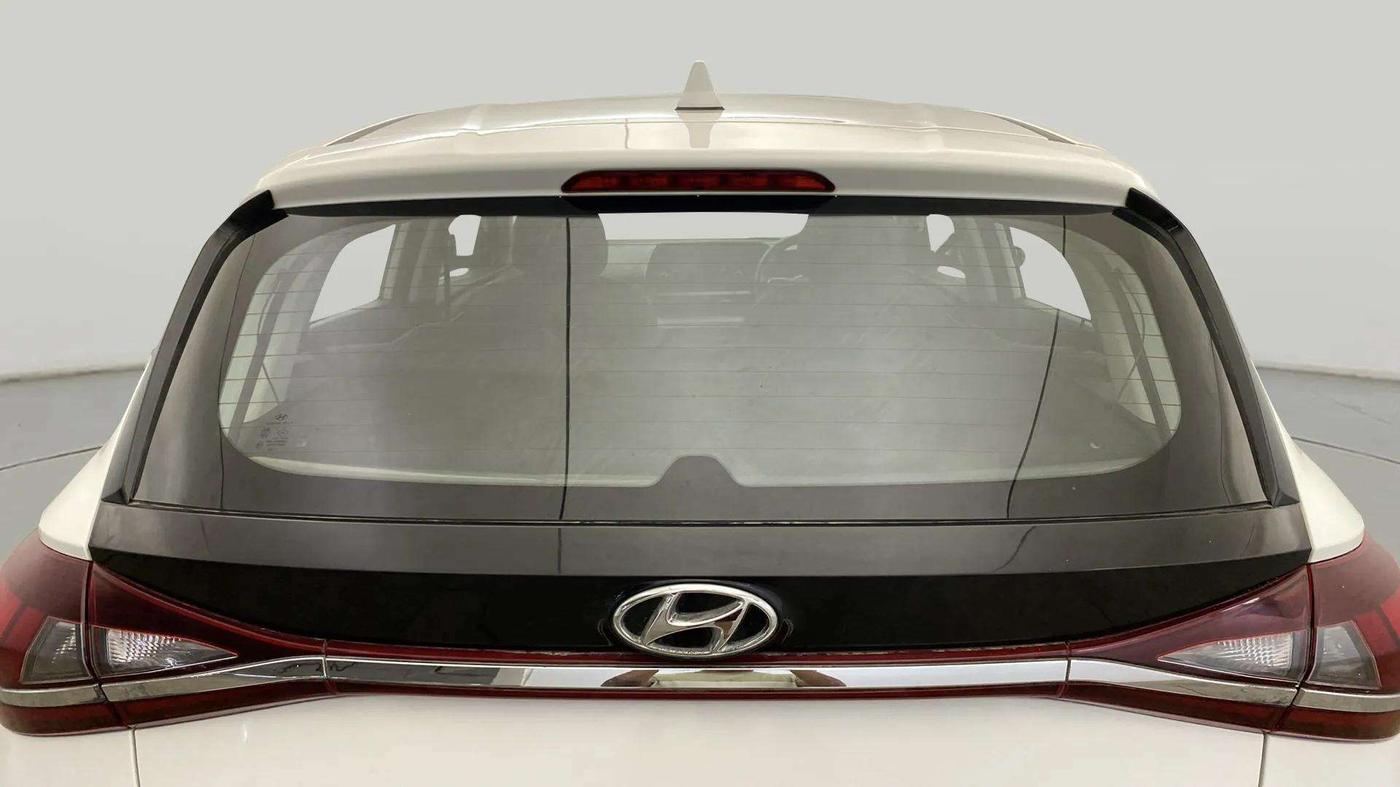 2022 Hyundai NEW I20 SPORTZ 1.2 MT, Petrol, Manual, 33,709 km, Rear Windshield