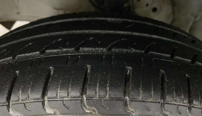 2013 Honda Brio S MT, Petrol, Manual, 80,224 km, Left Front Tyre Tread