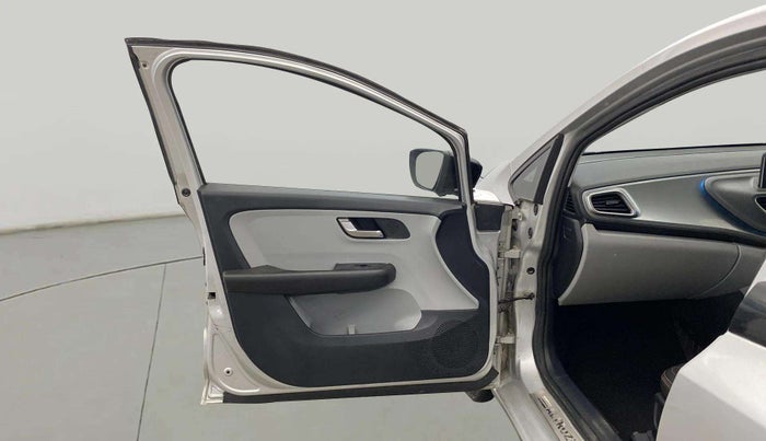 2020 Tata ALTROZ XZ PETROL, CNG, Manual, 44,918 km, LHS Front Door