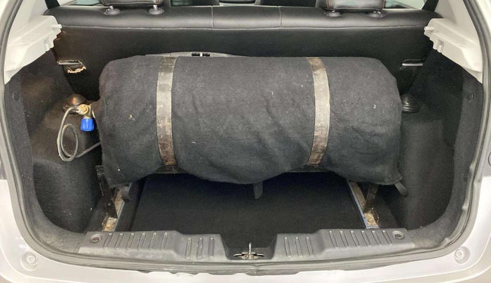 2020 Tata ALTROZ XZ PETROL, CNG, Manual, 44,918 km, Boot Inside
