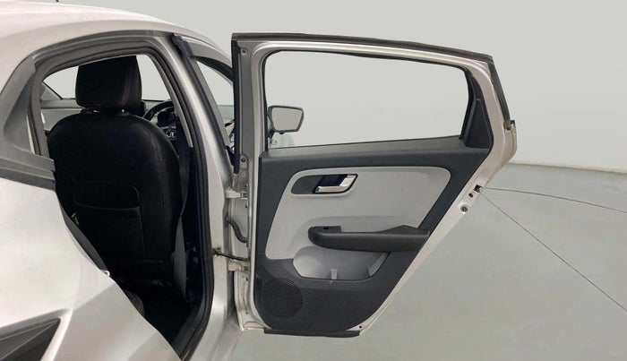 2020 Tata ALTROZ XZ PETROL, CNG, Manual, 44,918 km, RHS Rear Door