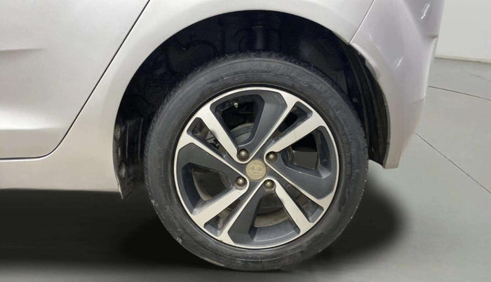 2020 Tata ALTROZ XZ PETROL, CNG, Manual, 44,918 km, Left Rear Wheel
