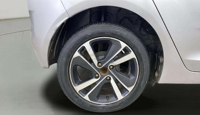 2020 Tata ALTROZ XZ PETROL, CNG, Manual, 44,918 km, Right Rear Wheel