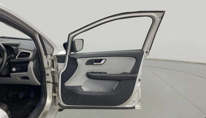 2020 Tata ALTROZ XZ PETROL, CNG, Manual, 44,918 km, RHS Front Door