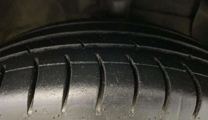 2019 Hyundai GRAND I10 NIOS SPORTZ AMT 1.2 KAPPA VTVT, Petrol, Automatic, 69,230 km, Right Front Tyre Tread