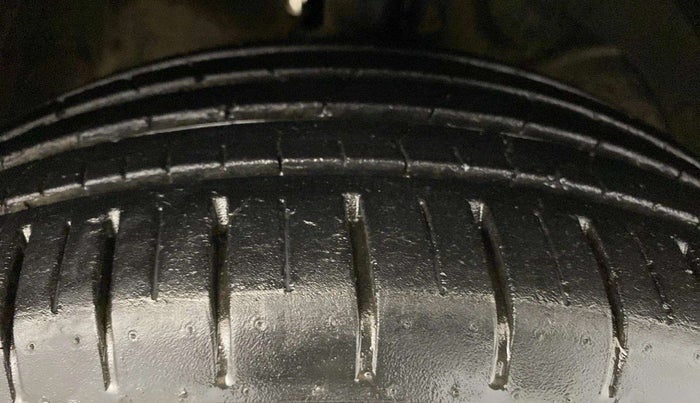 2022 Maruti Baleno ALPHA 1.2 AGS, Petrol, Automatic, 20,669 km, Right Rear Tyre Tread