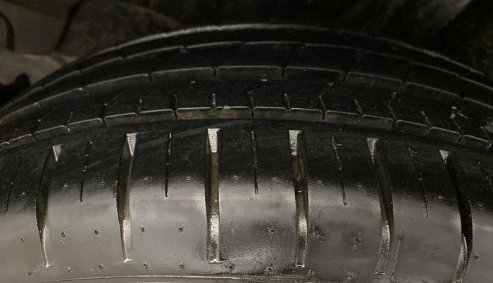 2022 Maruti Baleno ALPHA 1.2 AGS, Petrol, Automatic, 20,669 km, Left Rear Tyre Tread