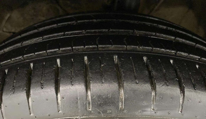 2022 Maruti Baleno ALPHA 1.2 AGS, Petrol, Automatic, 20,669 km, Left Front Tyre Tread