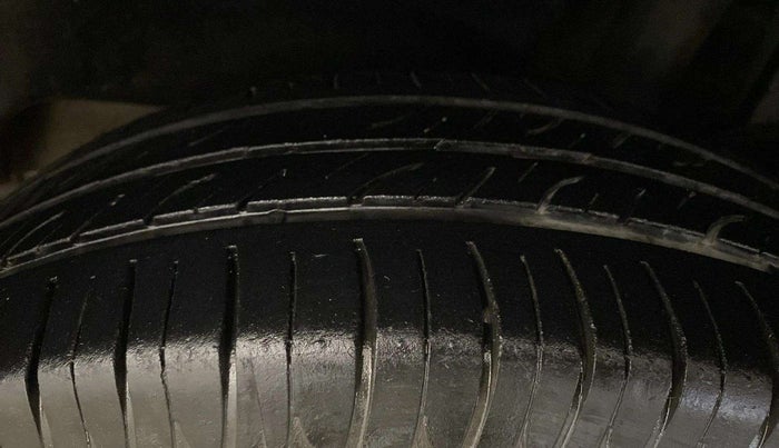 2021 Maruti Dzire VXI, Petrol, Manual, 30,893 km, Left Rear Tyre Tread