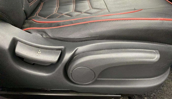 2015 Hyundai Elite i20 SPORTZ 1.2, Petrol, Manual, 1,01,756 km, Driver Side Adjustment Panel