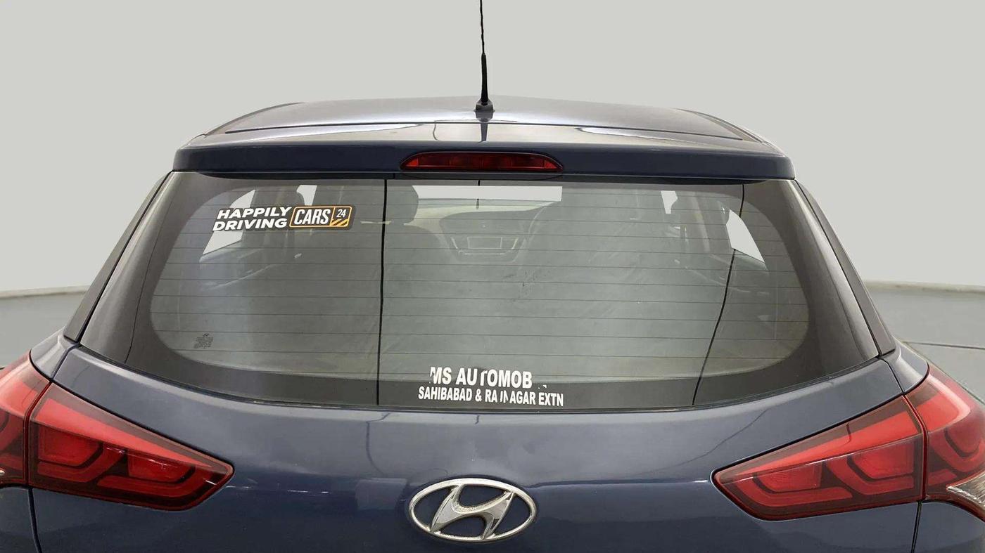 2015 Hyundai Elite i20 SPORTZ 1.2, Petrol, Manual, 1,01,901 km, Rear Windshield